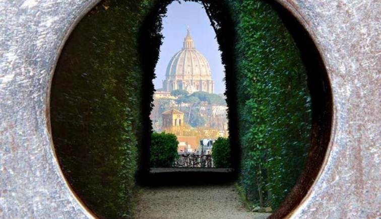 Aventine Keyhole in Rome in the sun